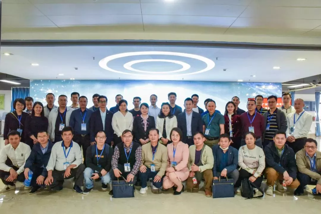 广西民建企业家会员促进“两个健康”培训班莅临万航星空参观考察